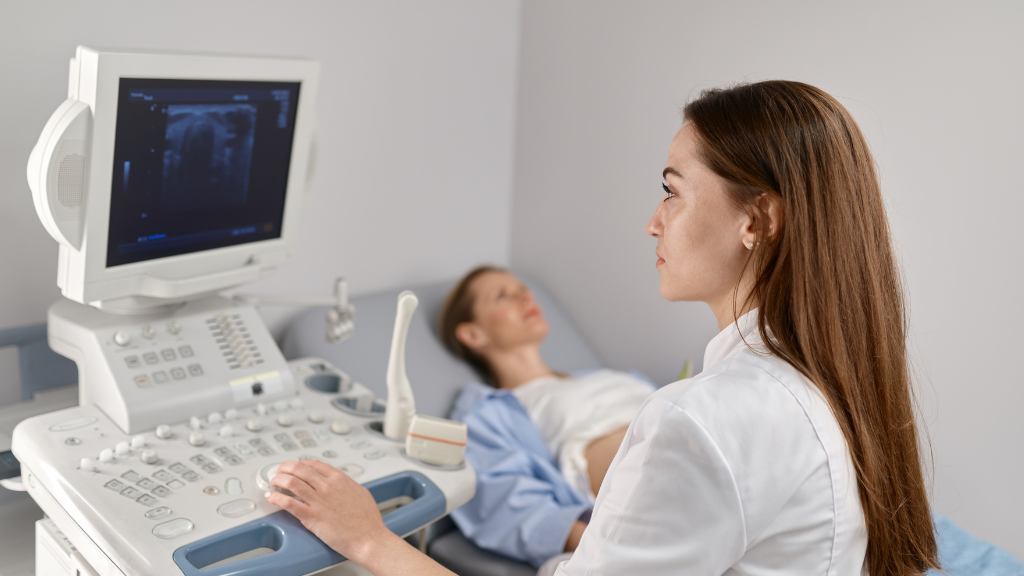 Siêu âm có thể phát hiện một số đặc điểm nghi ngờ rau bám chặt vào tử cung