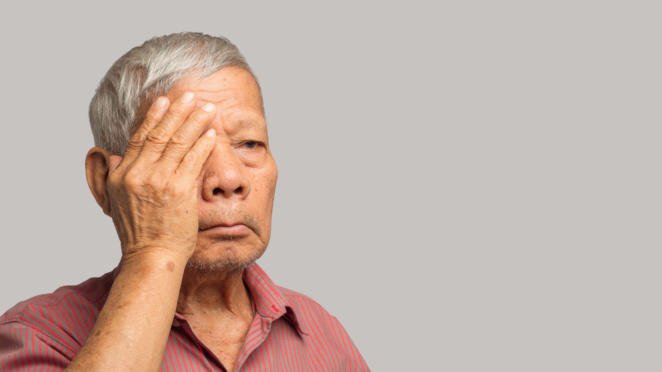 roi-loan-chuyen-hoa-lipoTích tụ lipid lâu ngày làm giảm độ trong suốt của giác mạcprotein-la-gi-nguyen-nhan-va-dau-hieu-nhan-biet-2.jpg