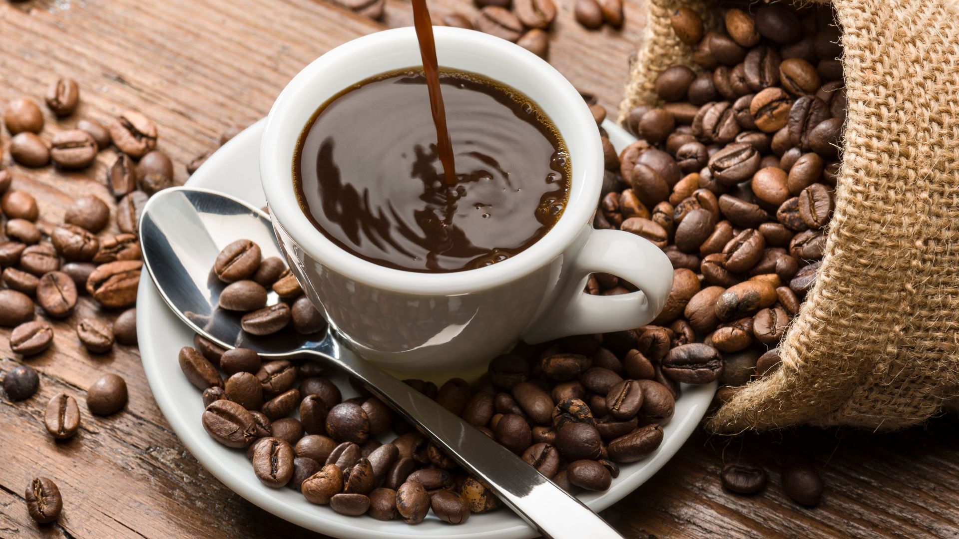 Bạn nên tránh sử dụng cà phê trước khi ngủ để không ảnh hưởng đến giấc ngủ