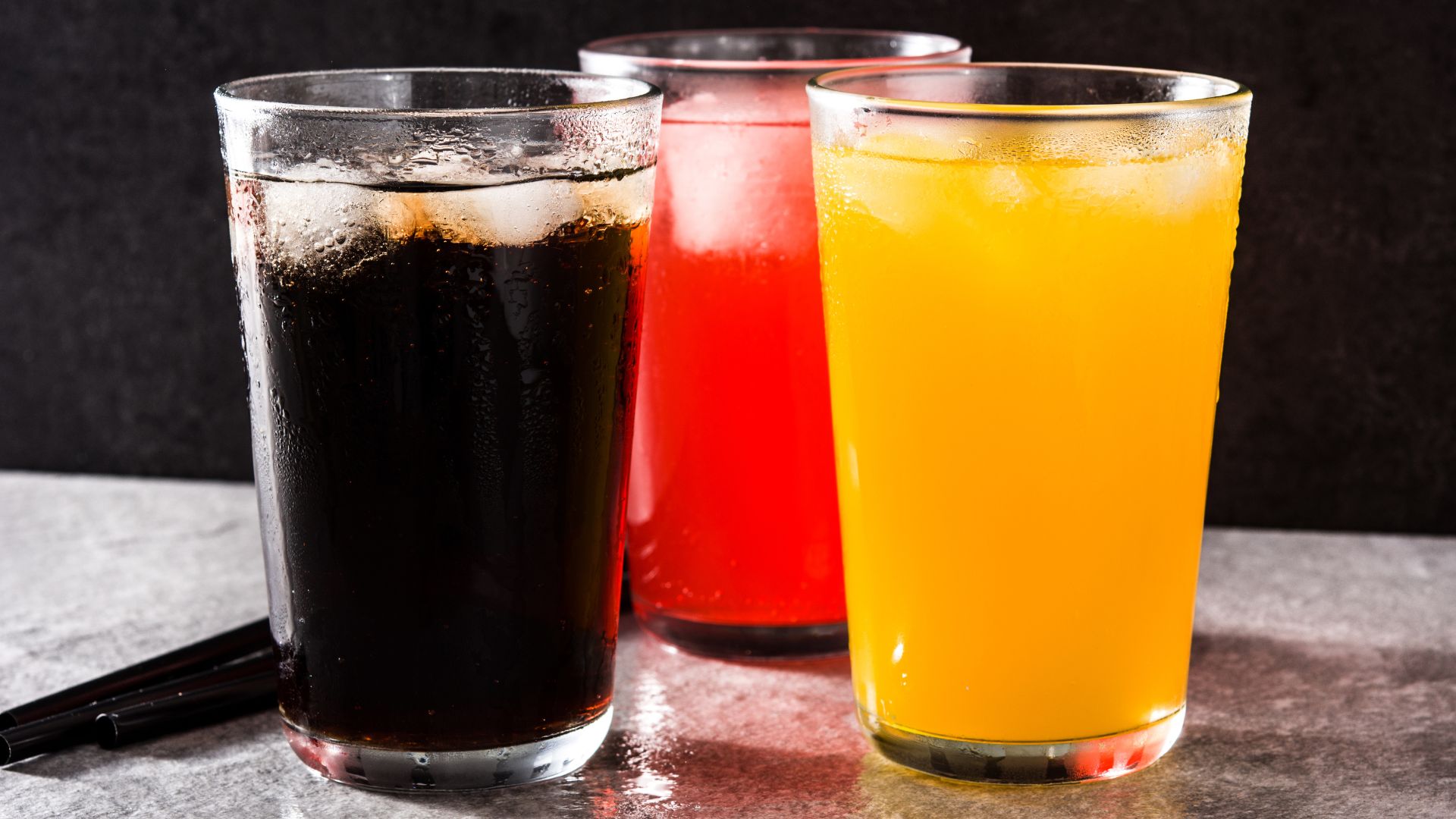 Hạn chế cho trẻ uống đồ ngọt trước khi ngủ để tránh gây rối loạn giấc ngủ