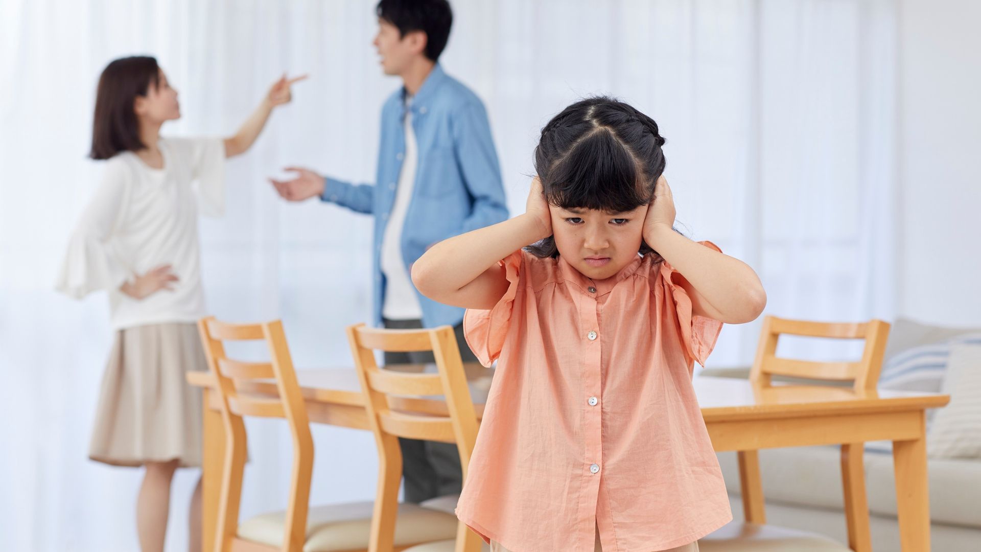 Trải qua một chấn thương tâm lý về gia đình hoặc xã hội có thể là nguyên nhân dẫn đến rối loạn lo âu lan toả