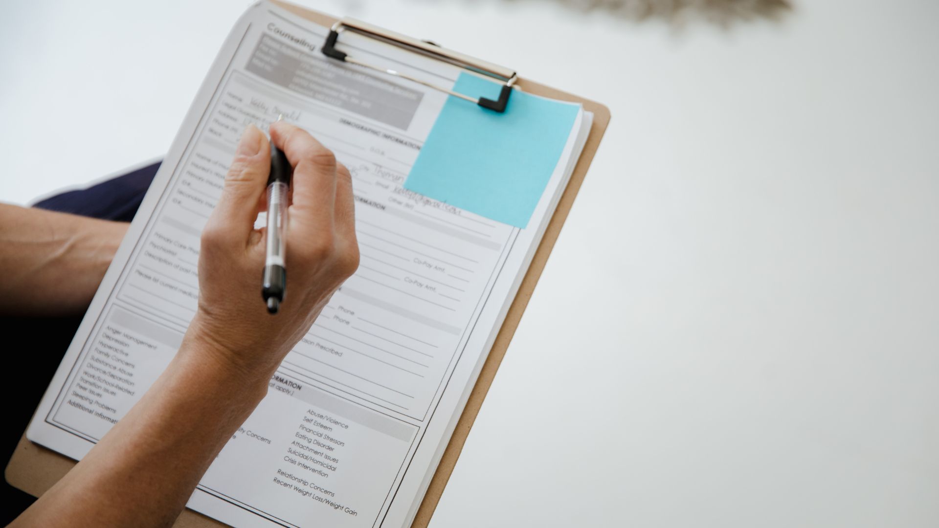 Để chẩn đoán rối loạn nhân cách, các bác sĩ cần thực hiện một đánh giá toàn diện