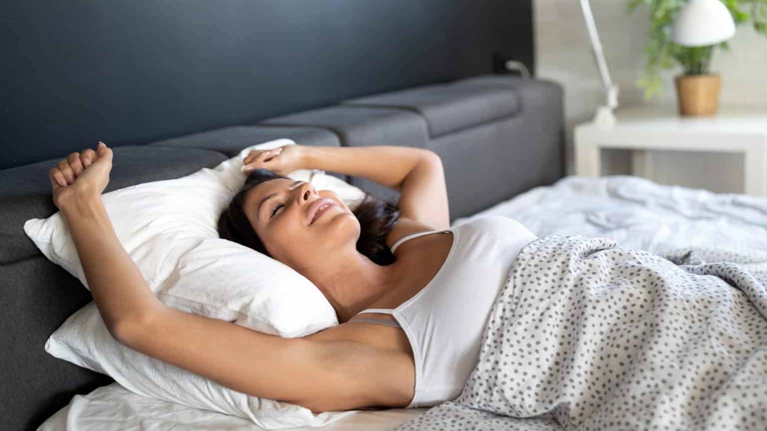 Cần ngủ đủ giấc, cân bằng giữa công việc và nghỉ ngơi để phòng ngừa bệnh