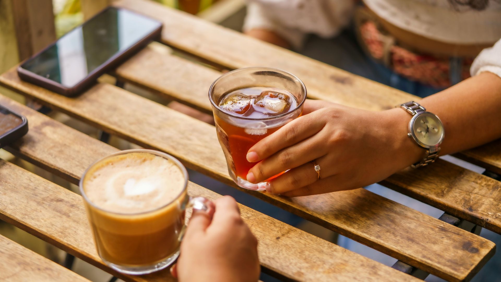 Cà phê và trà đặc là thức uống không tốt cho người bệnh rối loạn thần kinh tim