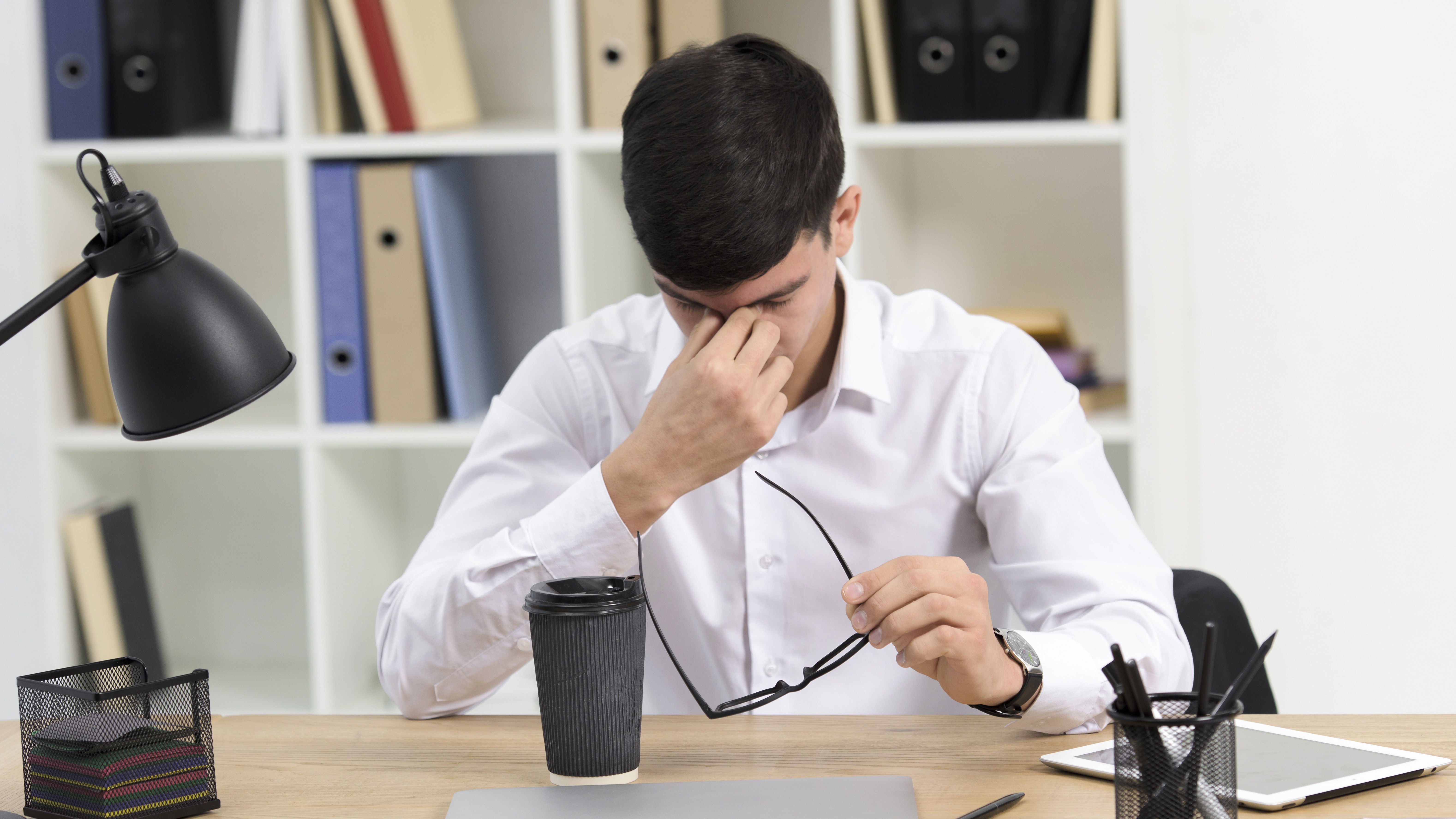 Rối loạn tiền đình nhẹ gây chóng mặt thoáng qua, hoa mắt khi thay đổi tư thế