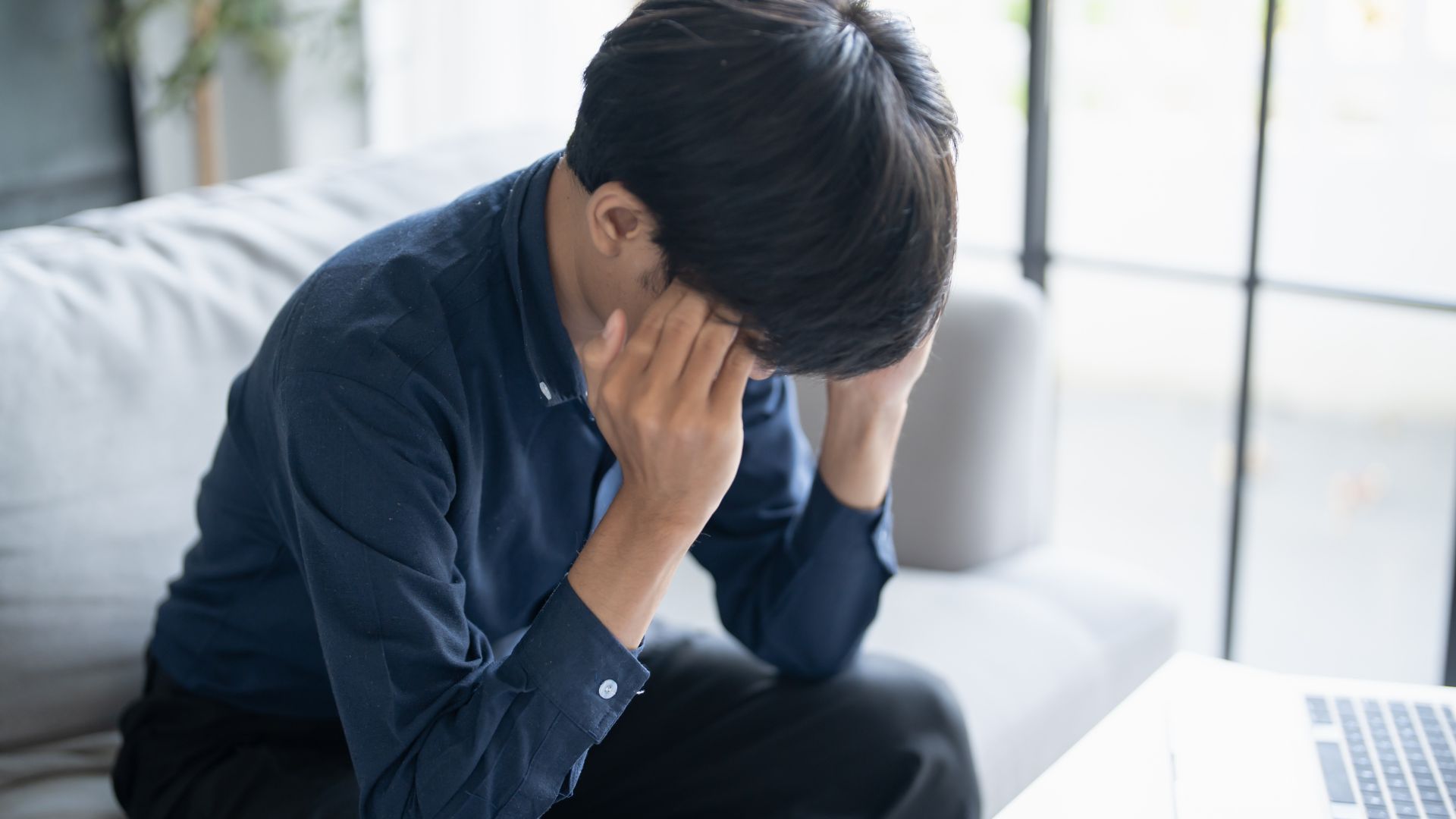 Rối loạn tiền đình và thiếu máu não đều gây ra triệu chứng đau đầu chóng mặt