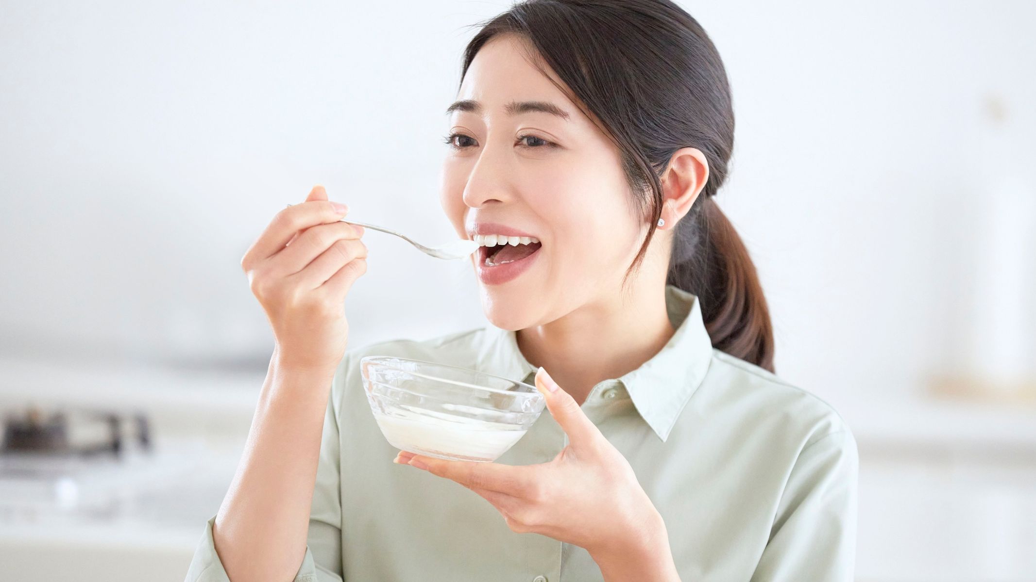 Bạn nên ưu tiên chọn sữa chua ít đường hoặc không đường