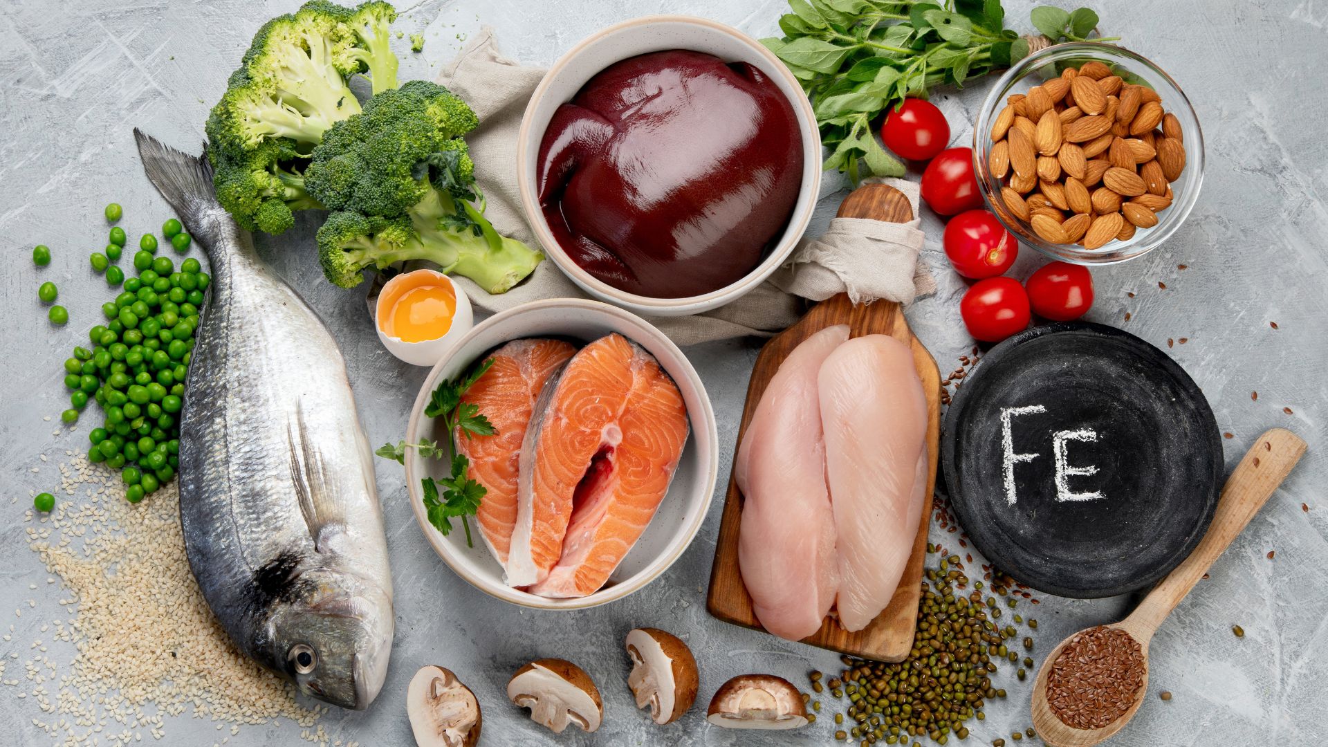 Sự khác biệt giữa sắt heme và sắt không heme chủ yếu ở nguồn gốc và cách tồn tại