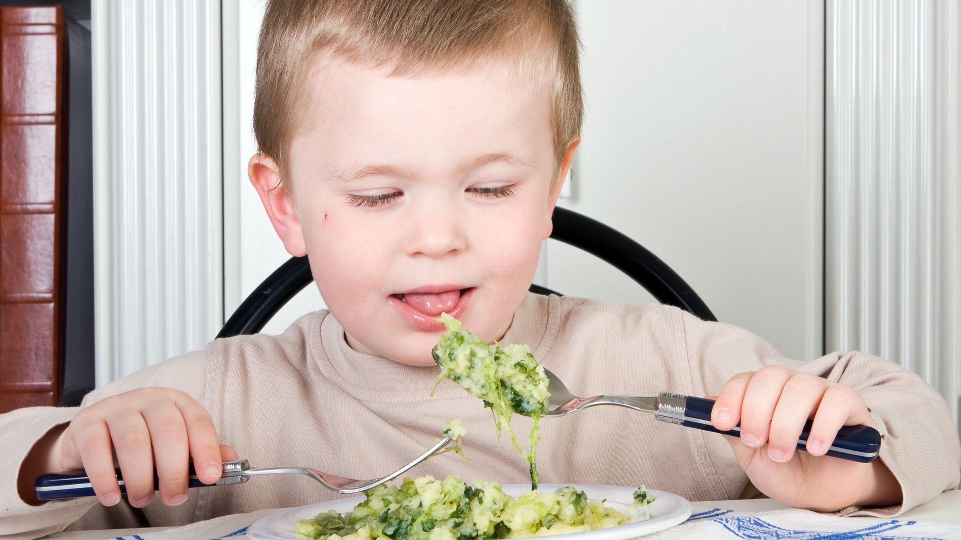 Sắt trong chế độ ăn của trẻ đóng vai trò quan trọng cho sự phát triển trí tuệ