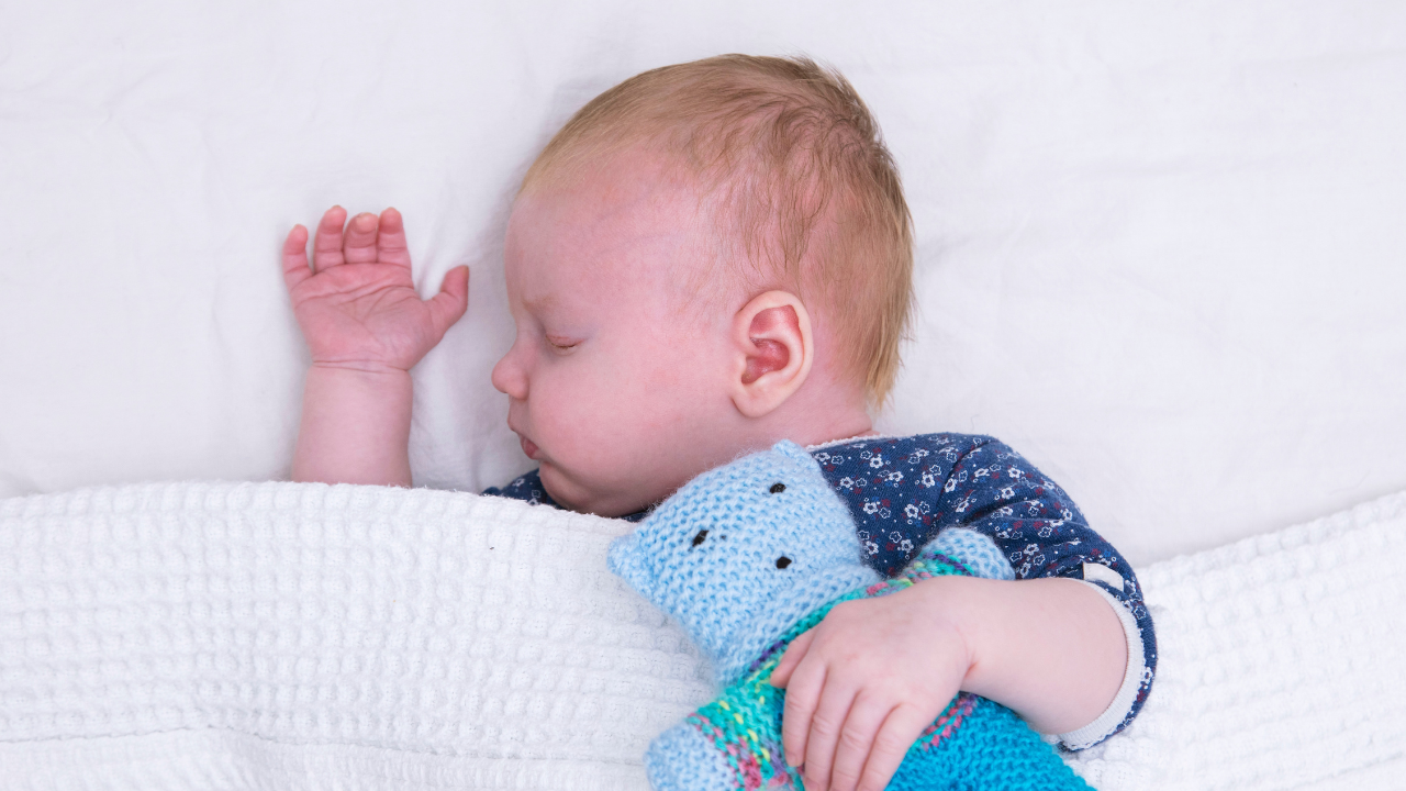 sau-khi-be-tiem-vac-xin-6-trong-1-ve-ngu-li-bi-co-sao-khong (1).png