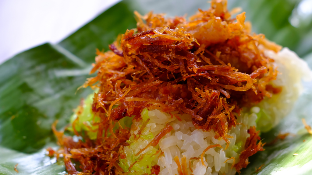 Sau khi mổ mắt cườm nên kiêng gì, có cần tránh ăn gạo nếp để hạn chế hình thành sẹo hay không?