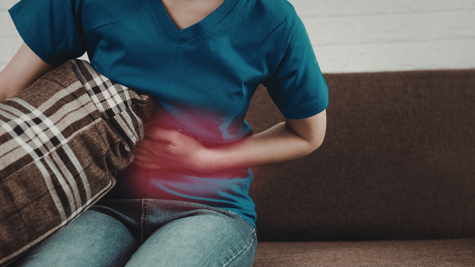 Sau khi tháo vòng nhiều chị em bị đau bụng nhẹ