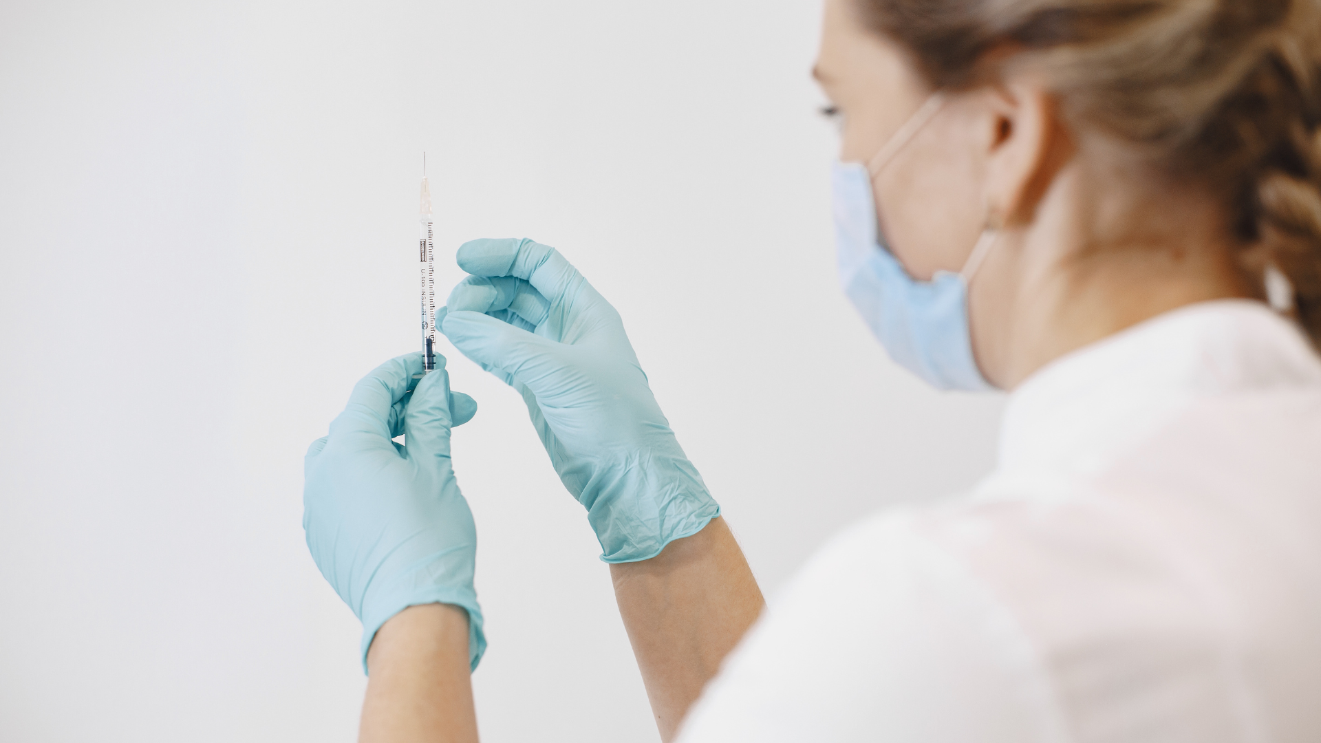 sau-khi-tiem-hpv-nen-an-gi-de-phuc-hoi-suc-khoe-va-nhung-luu-y-ban-can-biet-sau-khi-tiem-hpv 1.png