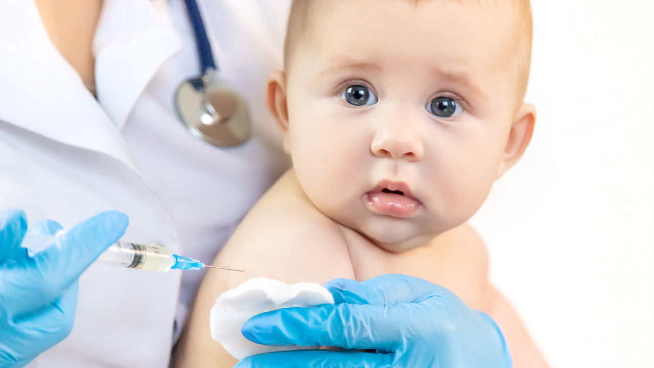 sau-khi-tiem-vac-xin-6-trong-1-co-sot-khong (3).png