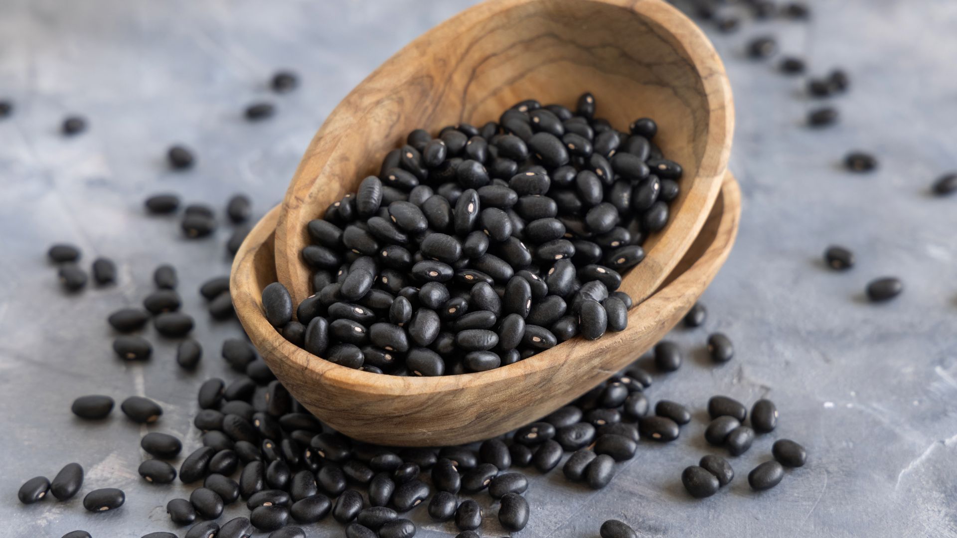 Sau phẫu thuật ăn đậu đen được không?