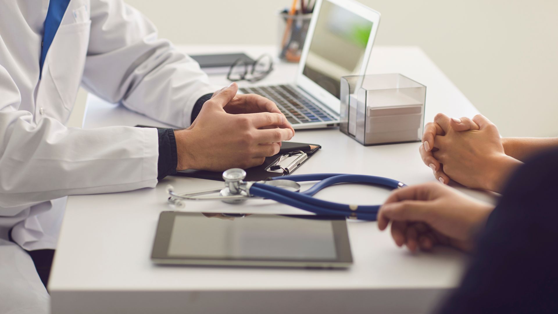 Người bệnh nên tham khảo ý kiến của bác sĩ trước khi bổ sung trái cây sau mổ