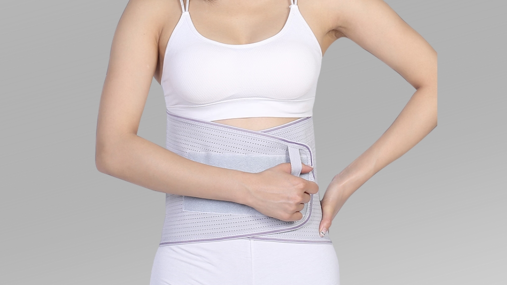 Đeo gen bụng khi bác sĩ cho phép giúp nâng đỡ cơ và hỗ trợ tử cung co hồi an toàn