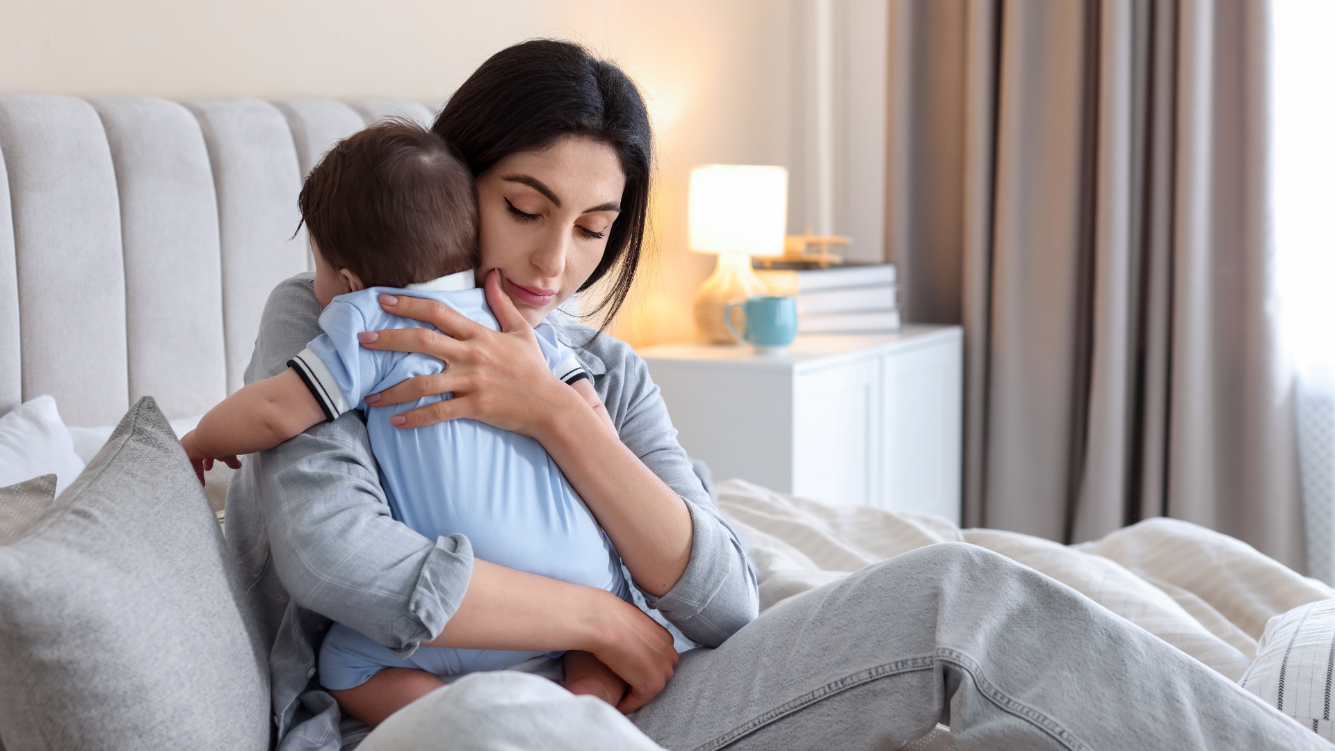 Dùng cháo gói thường xuyên khiến mẹ dễ bị thiếu chất, nhanh mệt và không đủ năng lượng cho việc chăm sóc bé