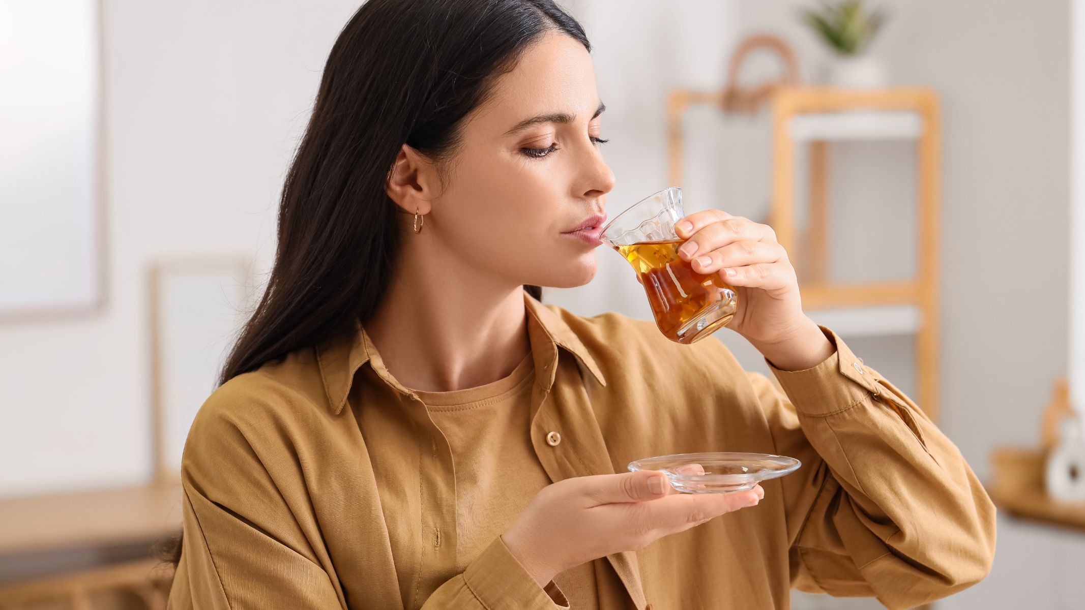 Say xe uống nước gì để giảm buồn nôn nhanh?