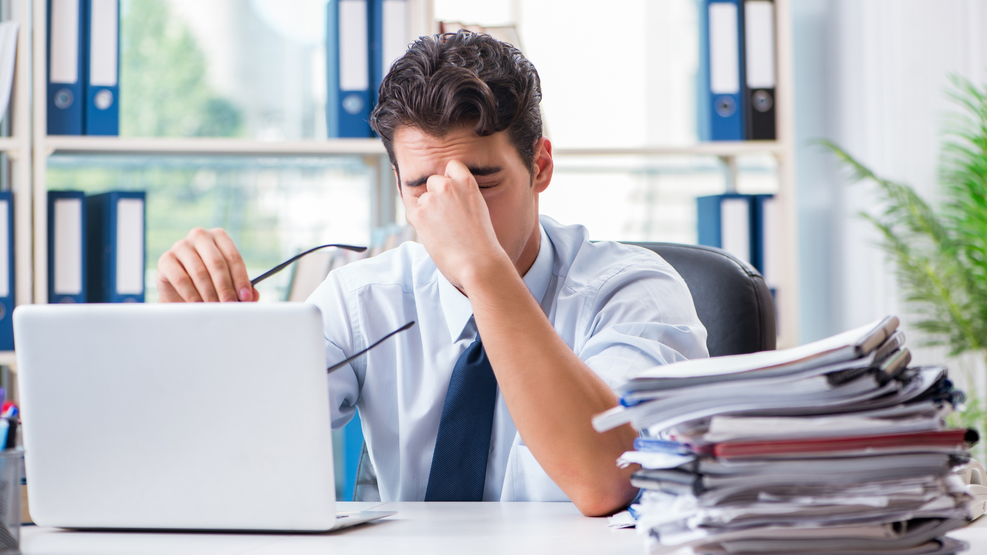 Cơ thể thường xuyên mệt mỏi, xanh xao, có thể là dấu hiệu suy thận mạn