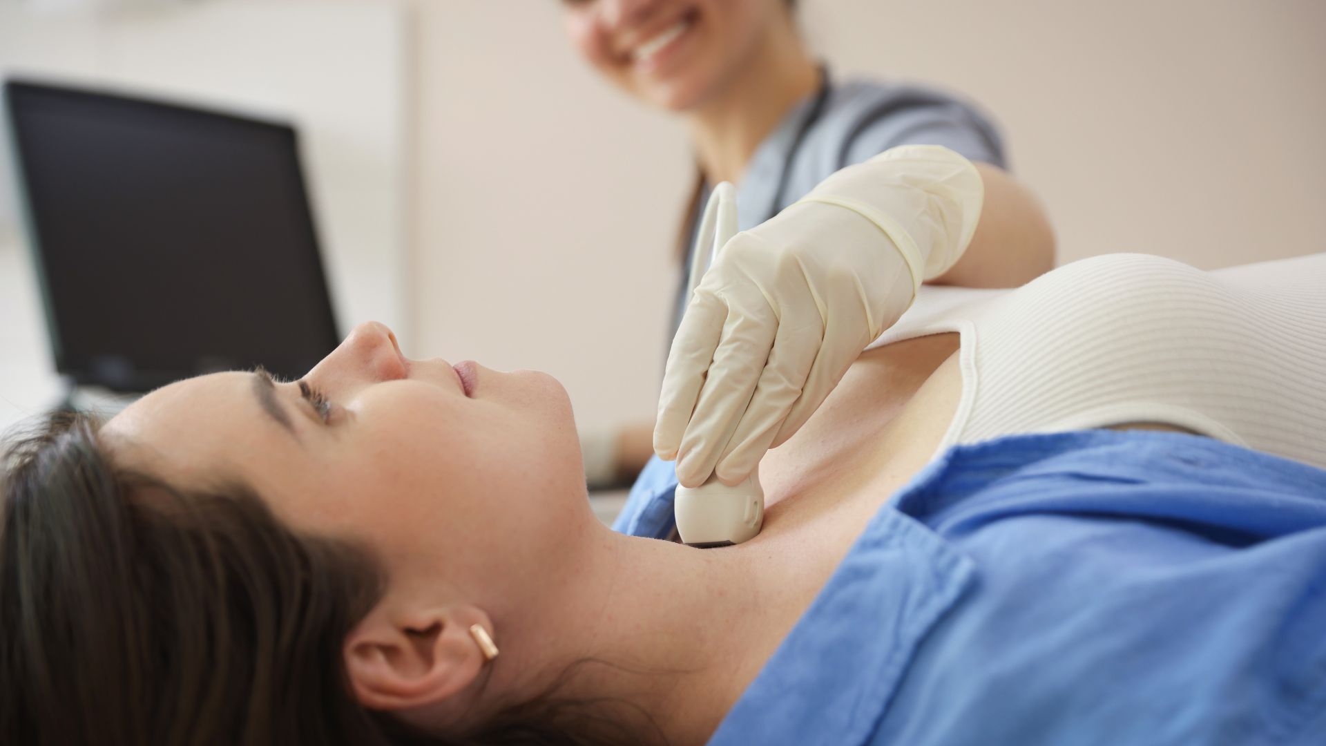 Siêu âm cổ giúp phát hiện nhiều tình trạng bất thường ở vùng cổ