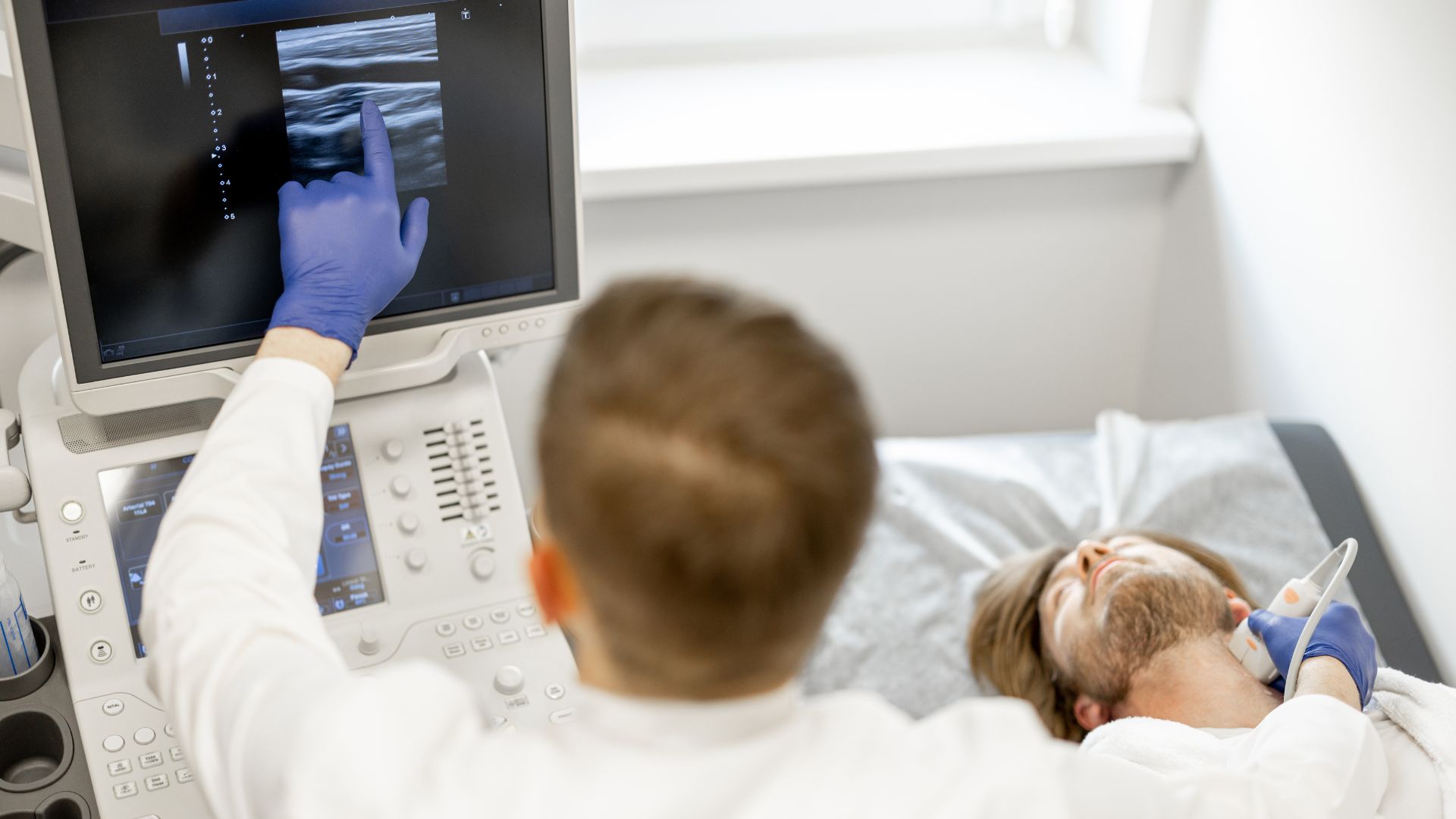 Thời gian siêu âm động mạch cảnh thường kéo dài từ 15 - 30 phút/lần