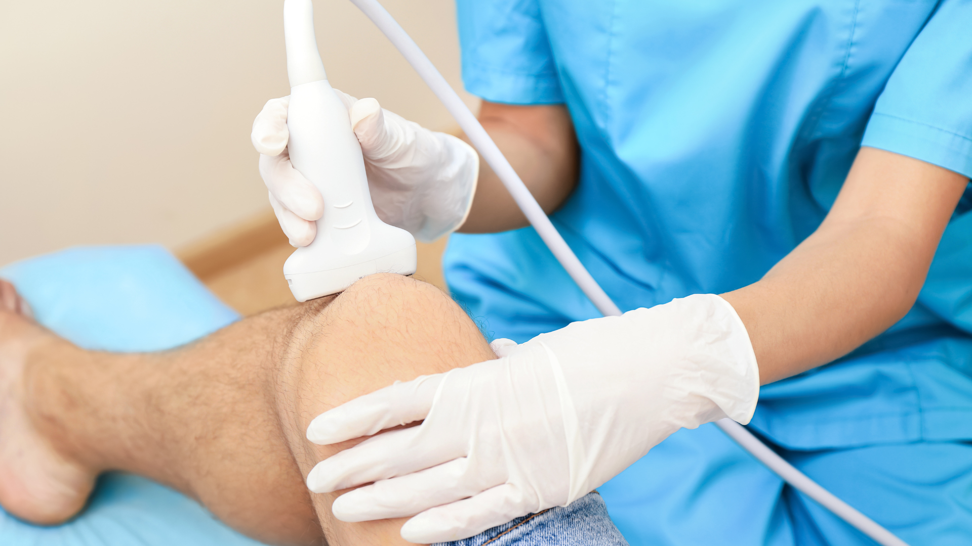 Siêu âm đầu gối có thể giúp phát hiện tổn thương ở các cấu trúc nông