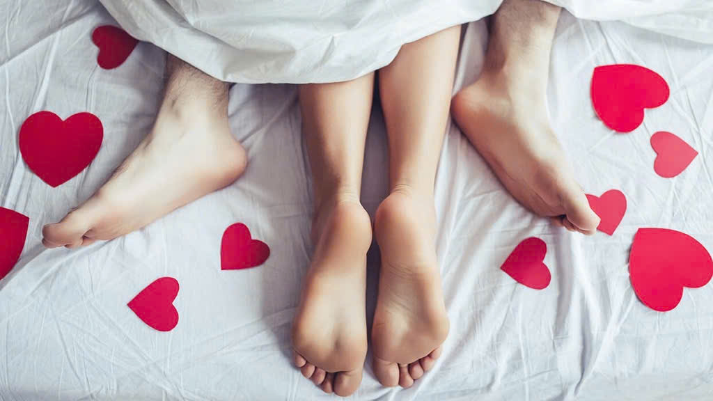 Sinh mổ 1 tháng quan hệ có sao không? Ảnh hưởng của việc quan hệ khi mới sinh
