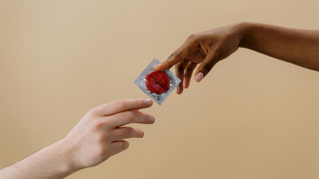 Thực hiện các biện pháp tránh thai an toàn khi quan hệ sau sinh