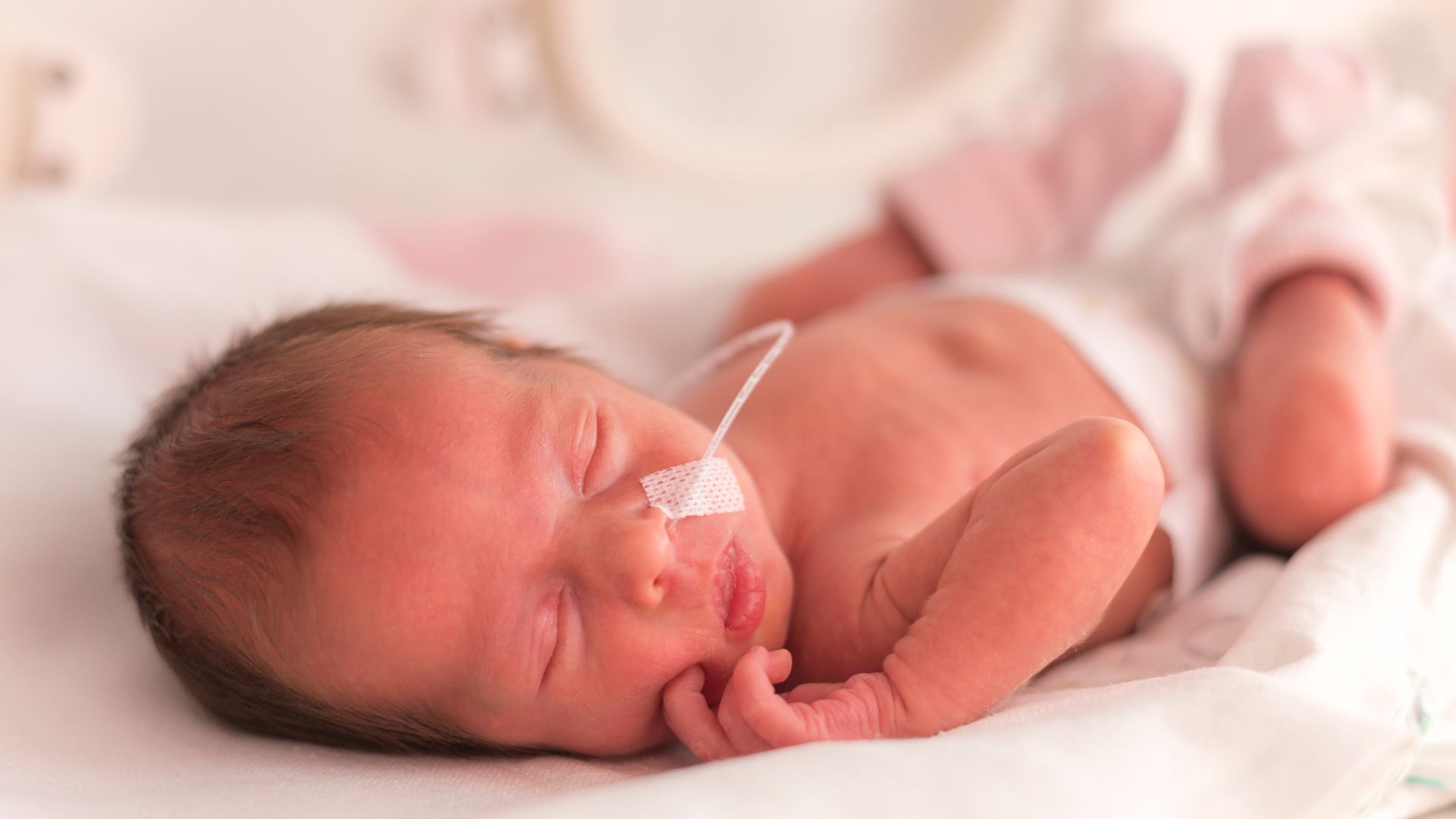 Mẹ sinh mổ lần 3 có nguy cơ sinh non cao hơn