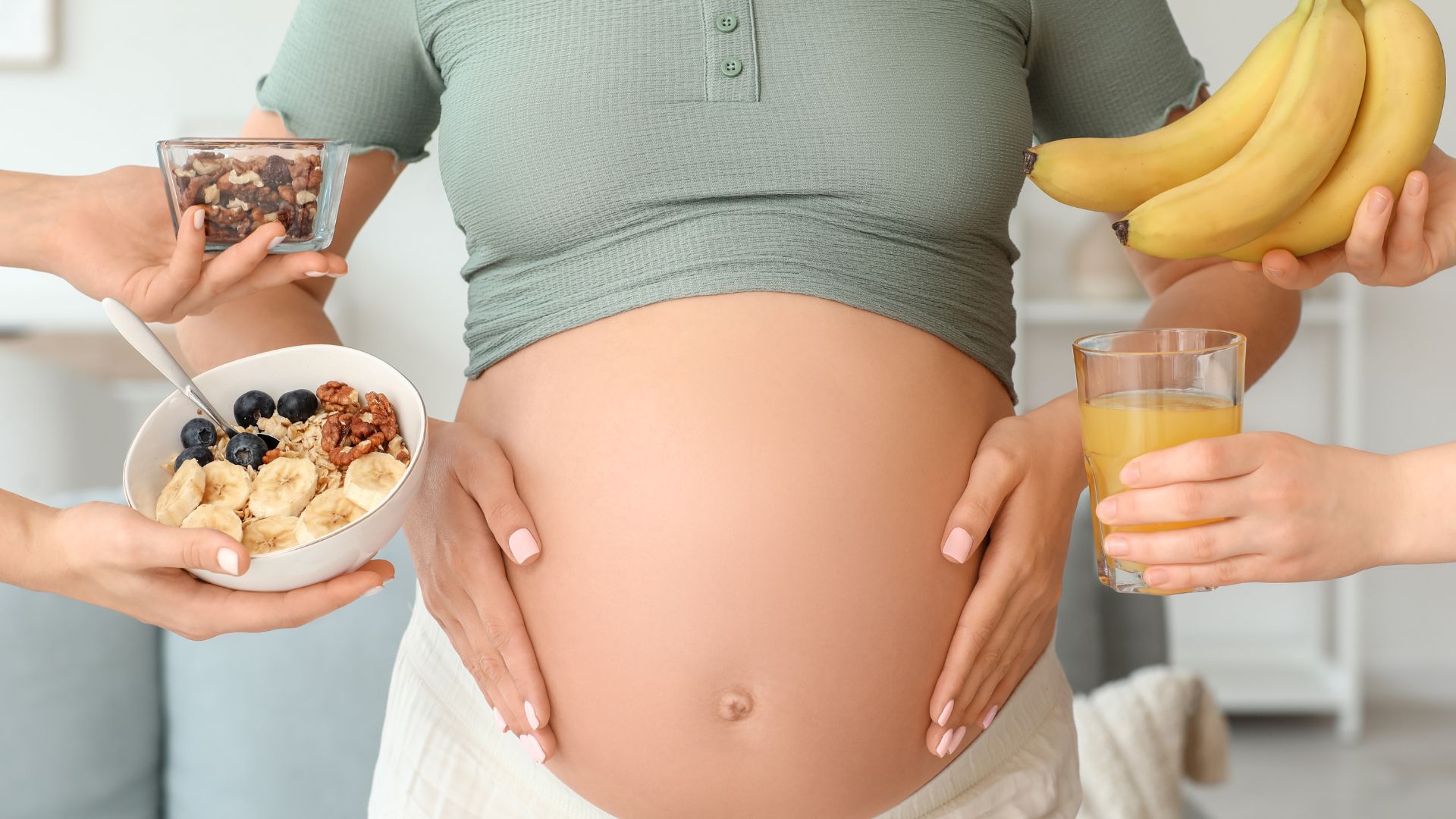 Mẹ bầu nên ăn uống đầy đủ các chất dinh dưỡng để chuẩn bị cho quá trình sinh nở