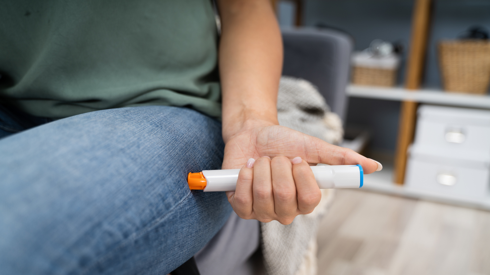 Người có tiền sử sốc phản vệ độ 3 nên mang theo EpiPen phòng ngừa tái phát