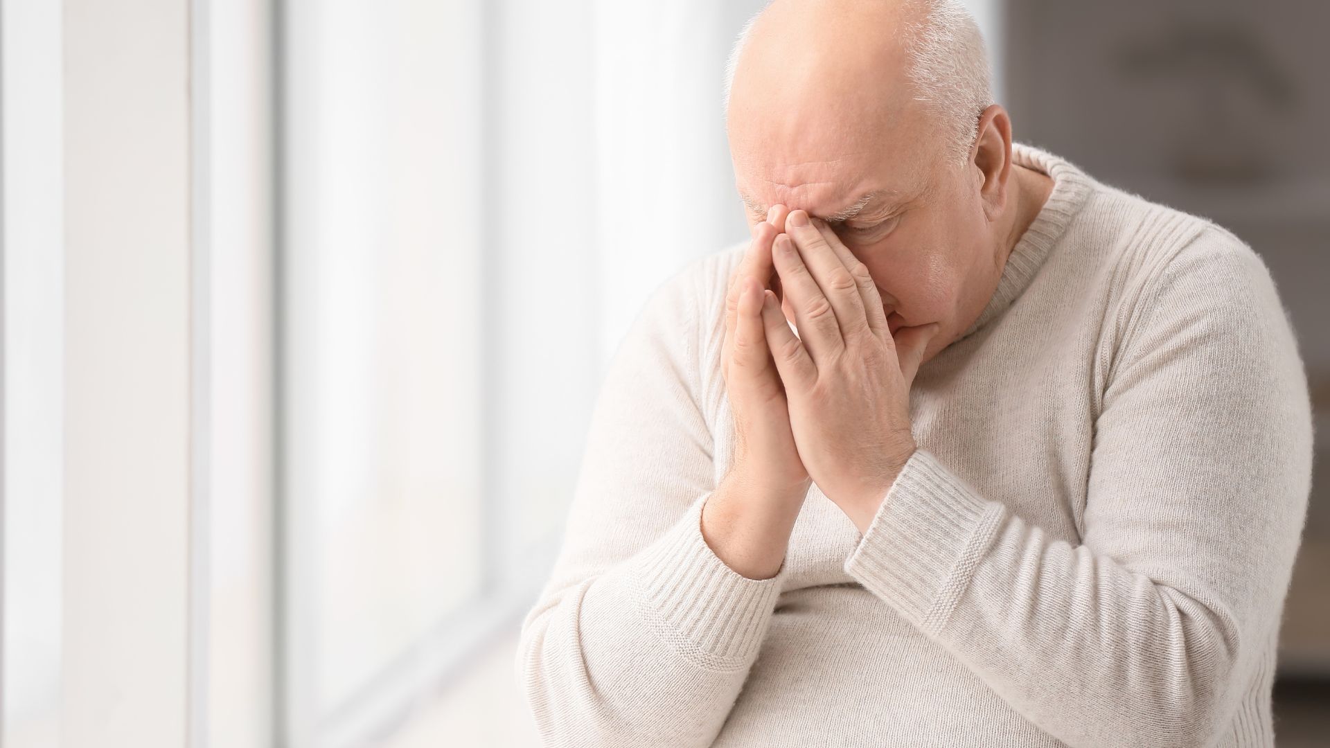 Ứ đọng dịch tuyến tiền liệt thường gặp ở nam giới lớn tuổi do suy giảm chức năng tuyến