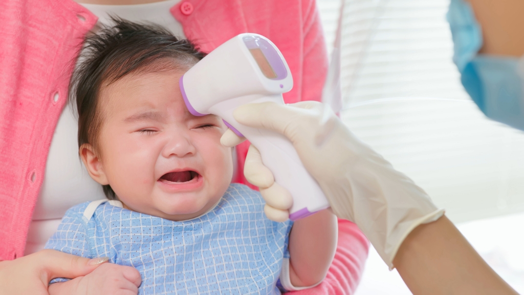 Cha mẹ cần nhận biết các dấu hiệu sốt bại liệt cần đưa trẻ đi khám ngay