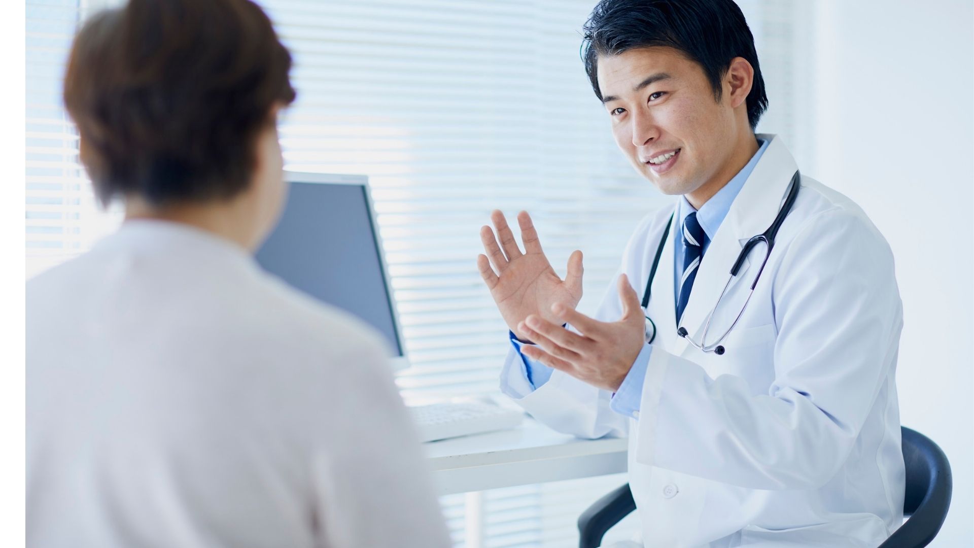 Nhân viên y tế cần hướng dẫn người nhà chăm sóc bệnh nhân hậu phẫu