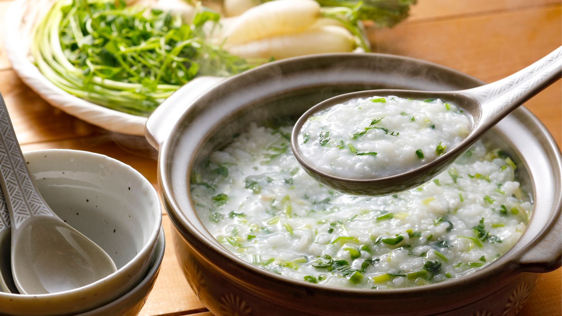 Bổ sung nước và ăn uống nhẹ giúp cơ thể nhanh hồi phục