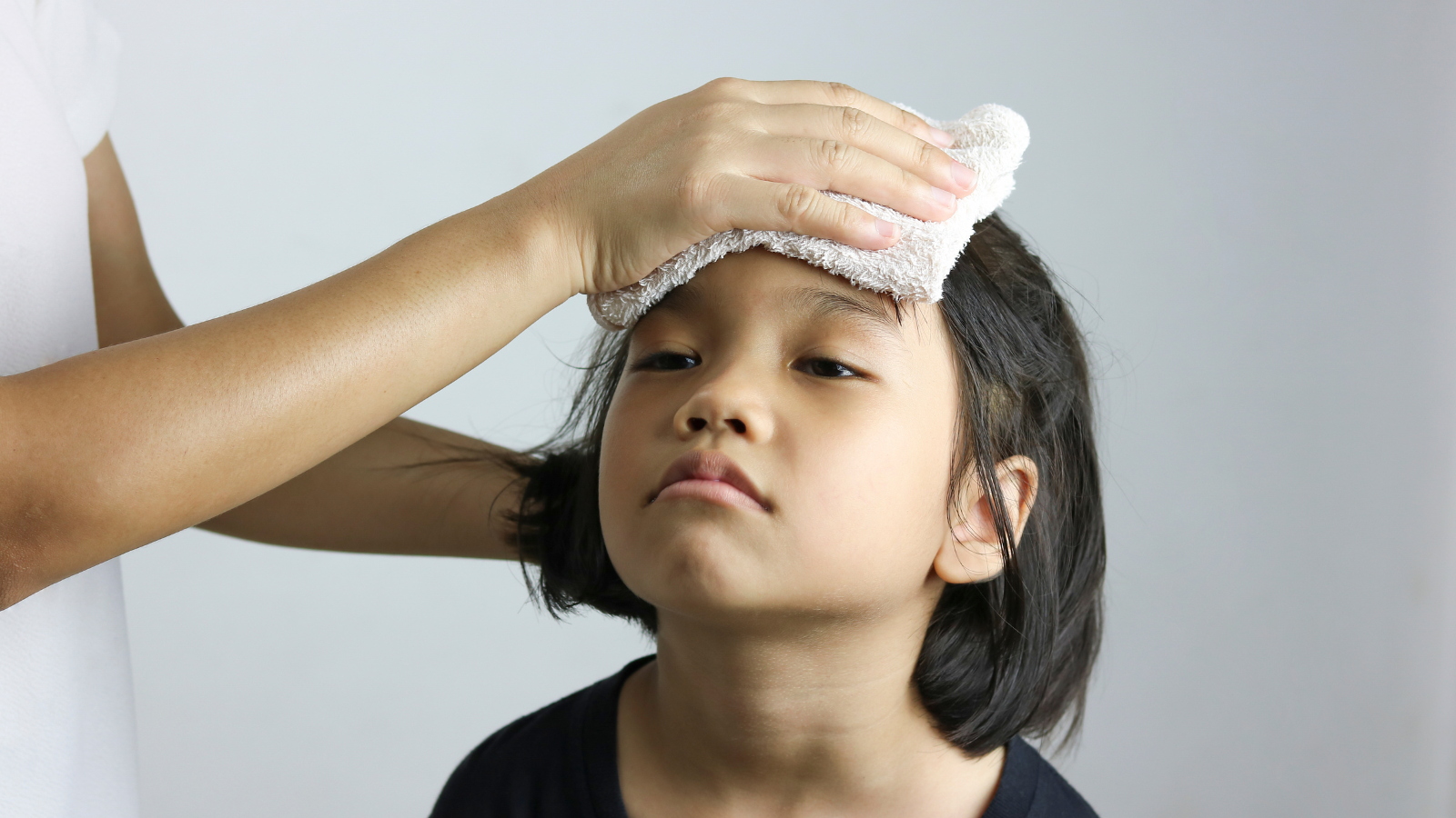 Sốt siêu vi mấy ngày hết? Dấu hiệu và cách xử lý hiệu quả cho trẻ 3