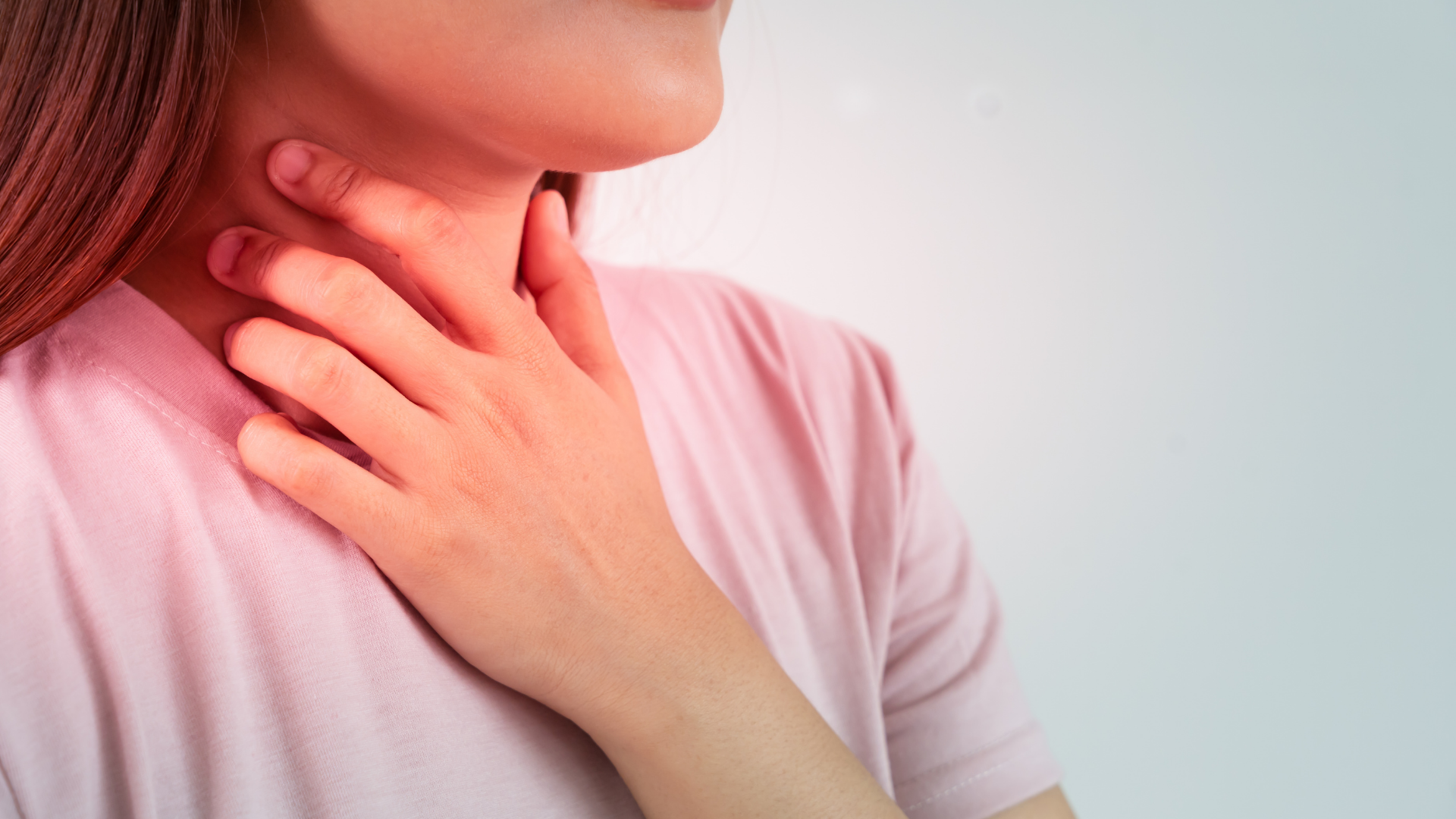 Sốt viêm họng ở người lớn và trẻ em thường gặp khi giao mùa