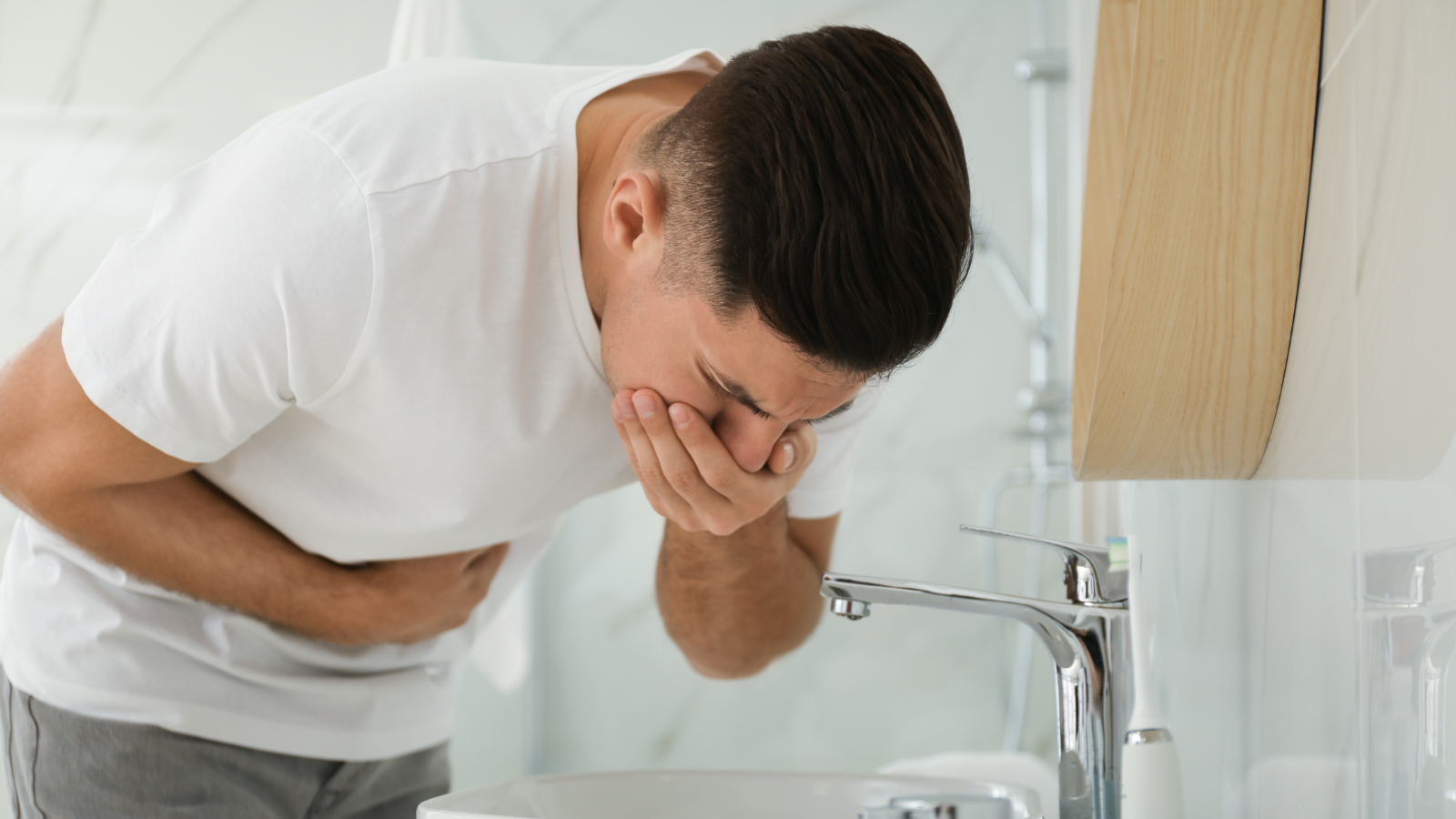 Sốt xuất huyết bị đau dạ dày: Nguyên nhân, triệu chứng và cách xử lý an toàn 3