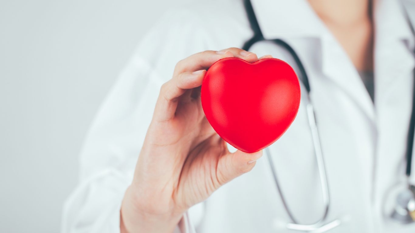 sot-xuat-huyet-ngay-thu-6-can-luu-y-dieu-gi 3