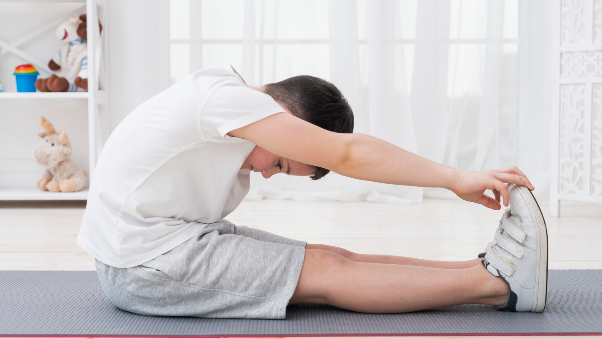 Trước khi vào bài chính, cần dành ít nhất 5 - 10 phút để làm nóng cơ thể