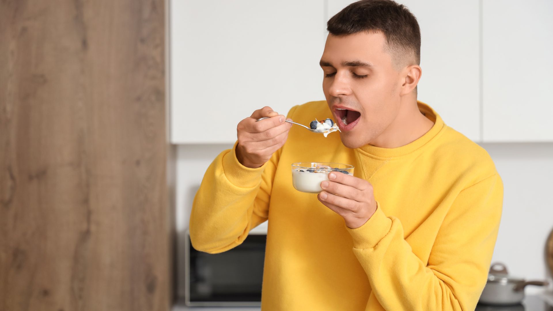 Ăn sữa chua đúng cách không gây tăng cân