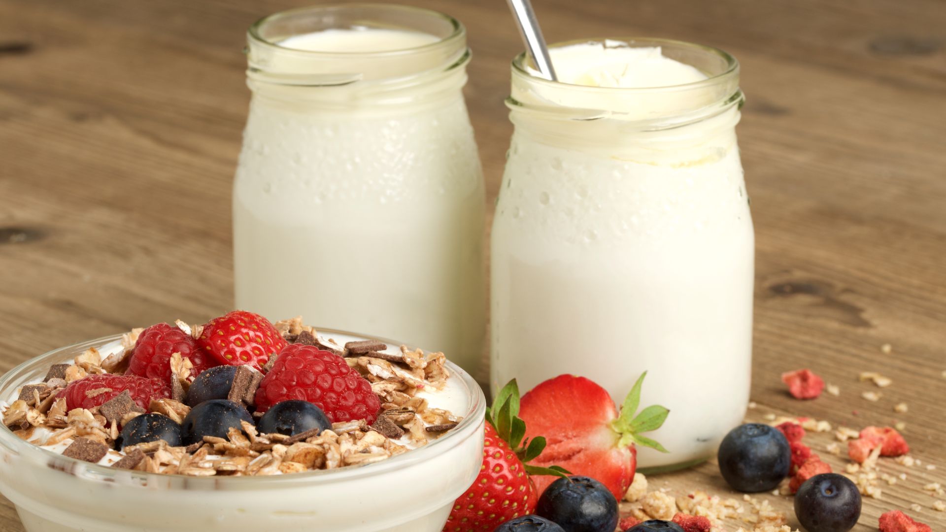 Bao bì sản phẩm cũng là yếu tố quyết định thời gian sữa chua để được bên ngoài là bao lâu