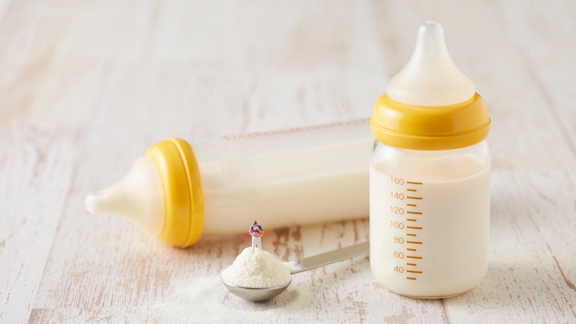 Sữa công thức hâm 40 độ để được bao lâu là vấn đề nhiều phụ huynh quan tâm