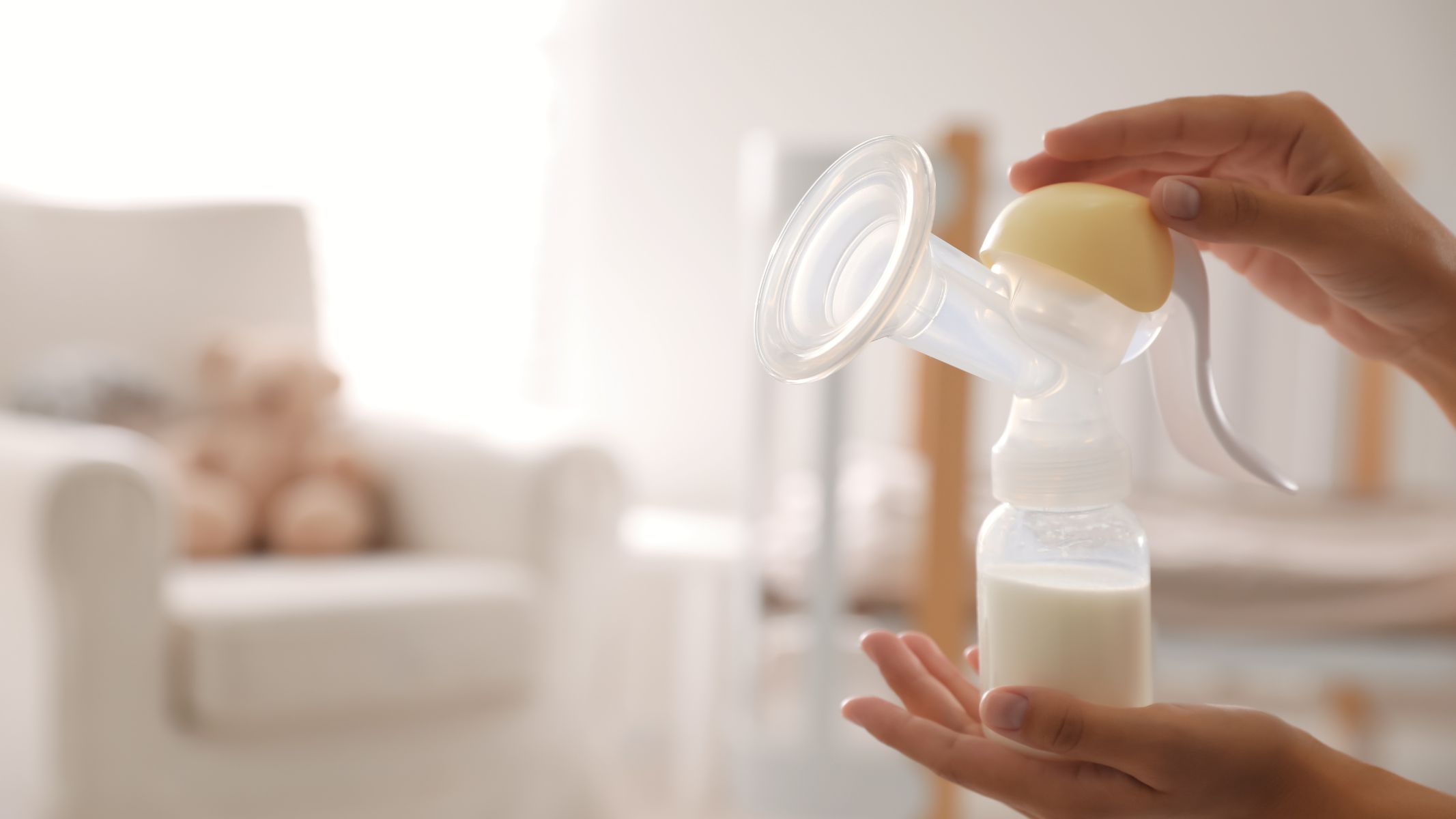 Sữa mẹ hâm nóng để được bao lâu? Giải đáp chi tiết 3