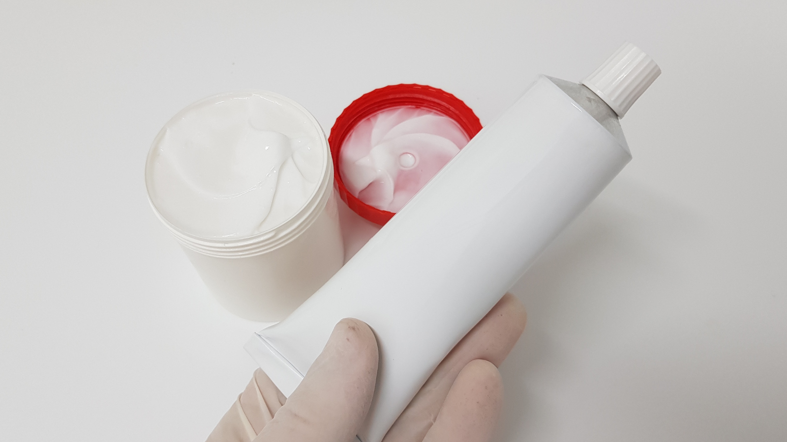 Sử dụng thuốc bôi đặc trị