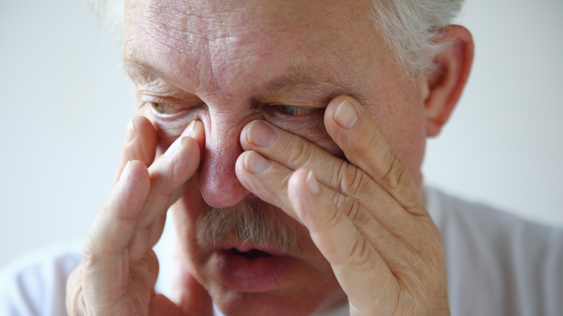 Rửa mũi đúng cách để hạn chế tình trạng sung huyết mũi