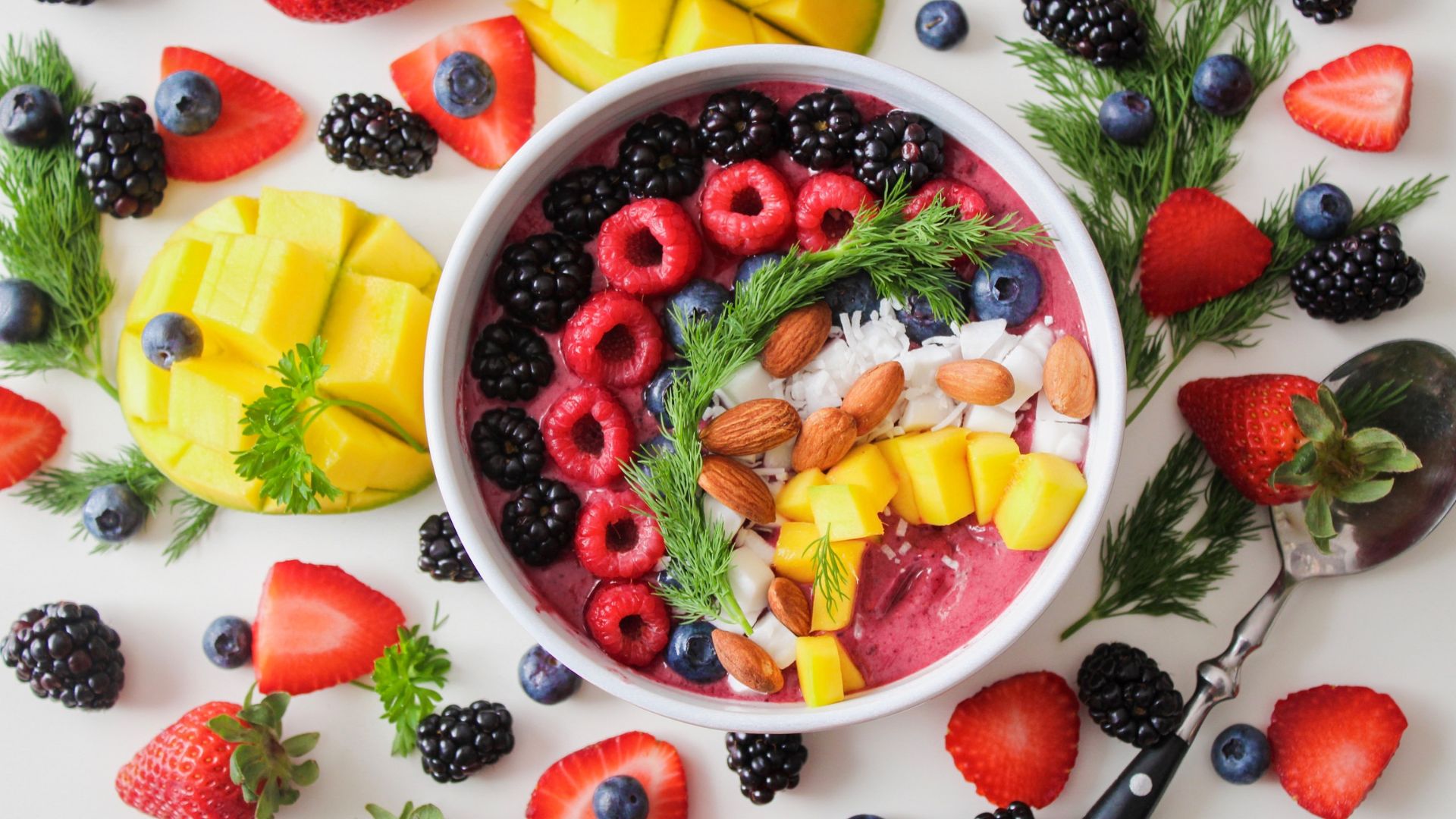 Ăn thực phẩm giàu vitamin C giúp tăng cường mô nướu