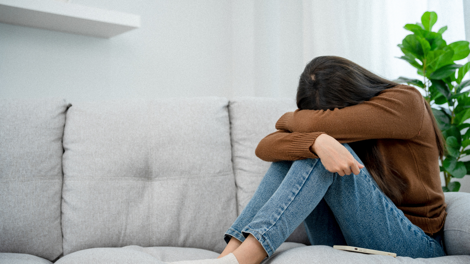 Khi bị sụt cân bất thường kèm theo nhiều triệu chứng khác, cần đi khám sớm để tìm nguyên nhân
