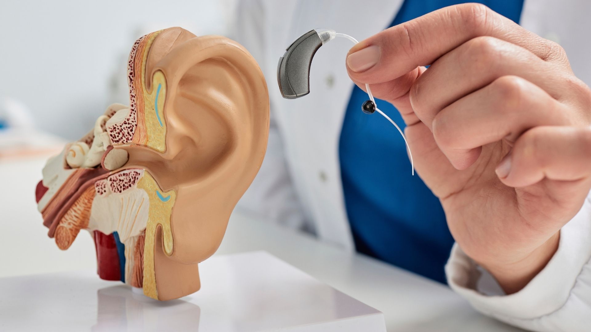 Nên đi khám nếu suy giảm thính lực kèm chóng mặt thường xuyên